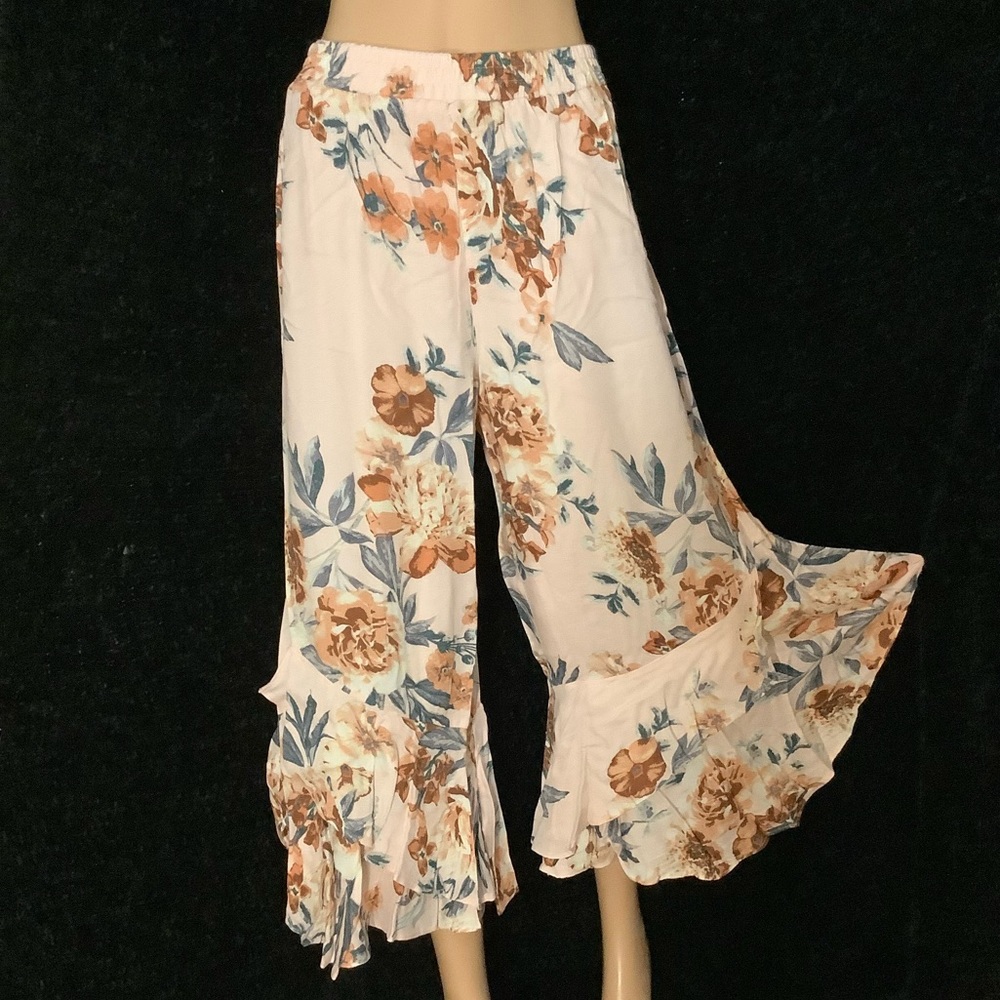 Ruffled Wide-Leg Pants - Picture 9 of 11